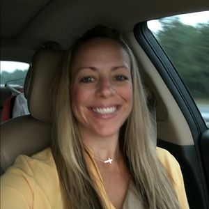 Meet your Posher, Hillary